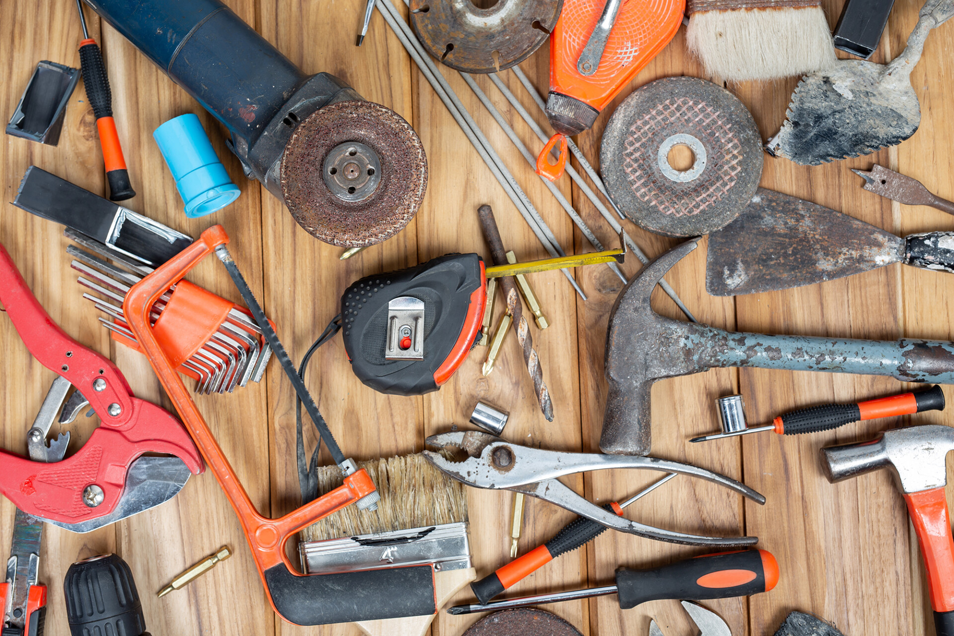 Manual tool set set wooden floor